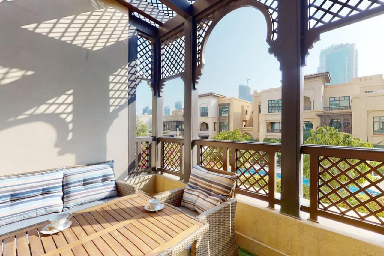 Al Tajer, Core C, Souk Al Bahar - Charming Two Bedroom * Dubai