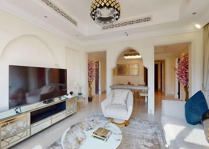 Al Tajer, Core C, Souk Al Bahar - Charming Two Bedroom