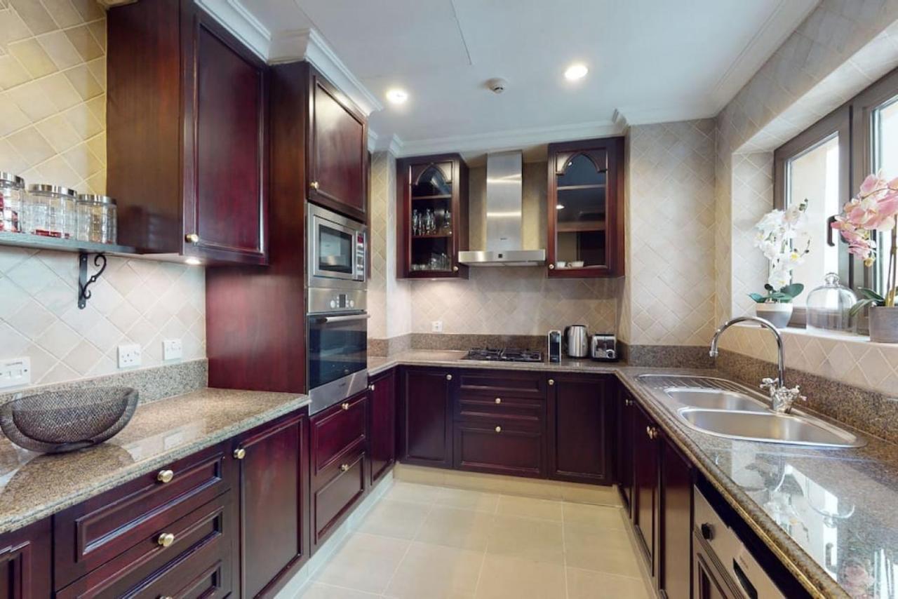 Al Tajer, Core C, Souk Al Bahar - Charming Two Bedroom