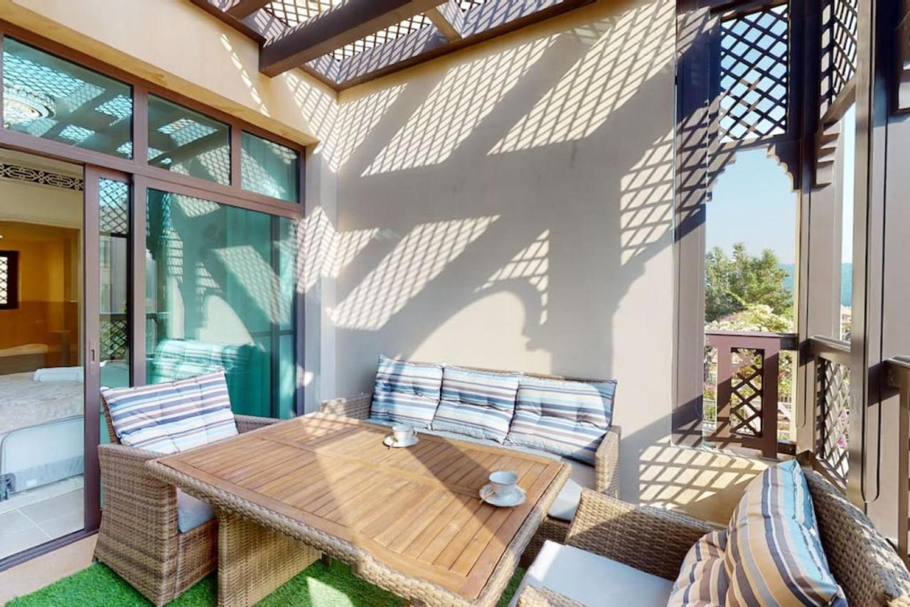 Al Tajer, Core C, Souk Al Bahar - Charming Two Bedroom * Dubai