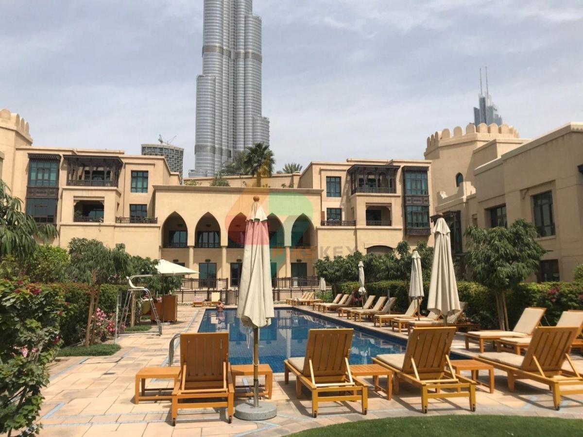 Al Tajer, Core C, Souk Al Bahar - Charming Two Bedroom *
